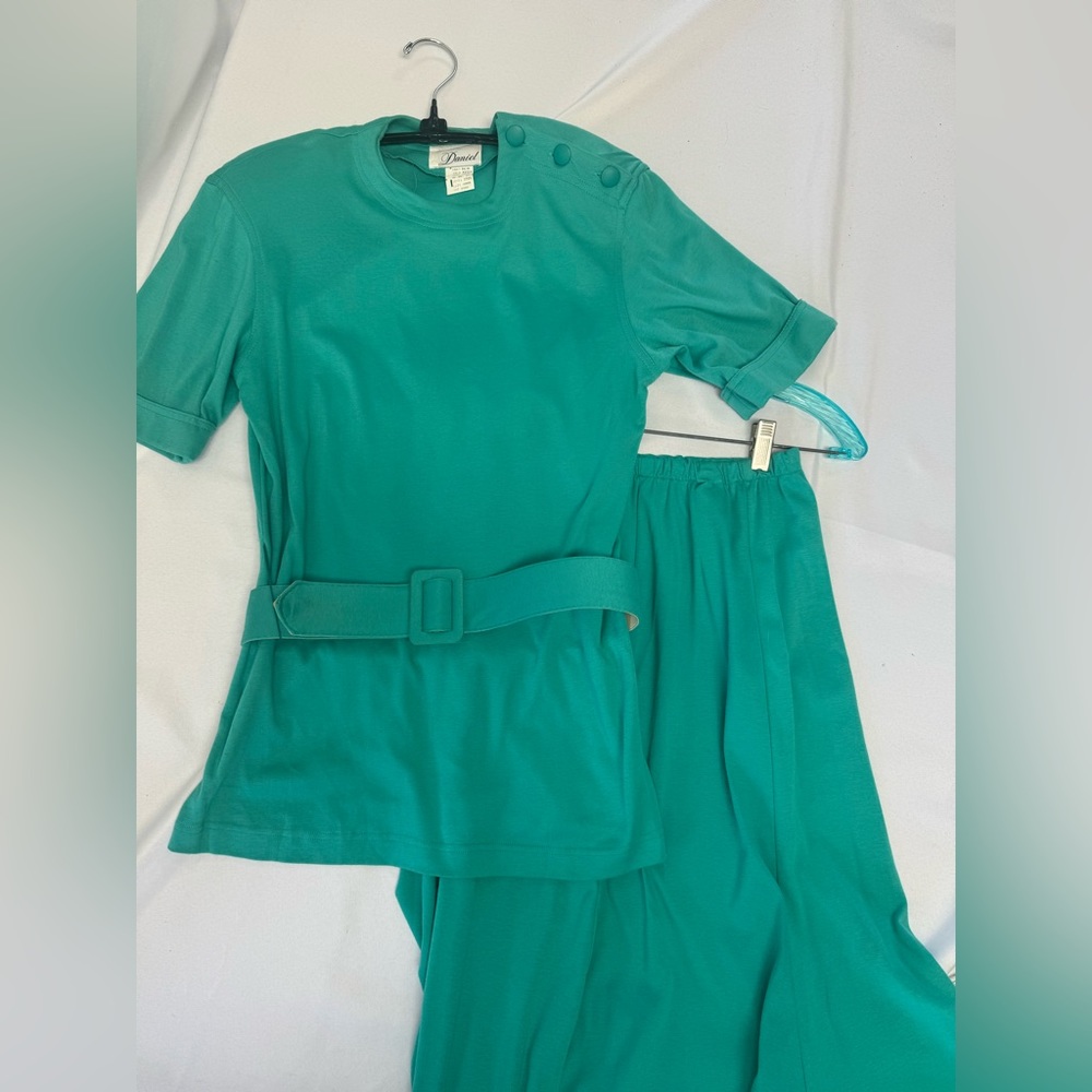 Vintage Daniel Women’s tops and skirt set